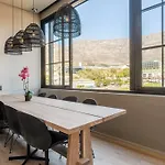 Sun Filled Contemporary Apartment In The East City