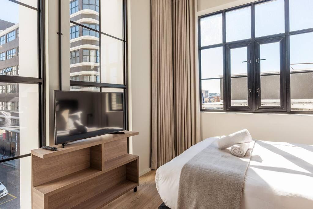 Apartamento Sun Filled Contemporary In The East