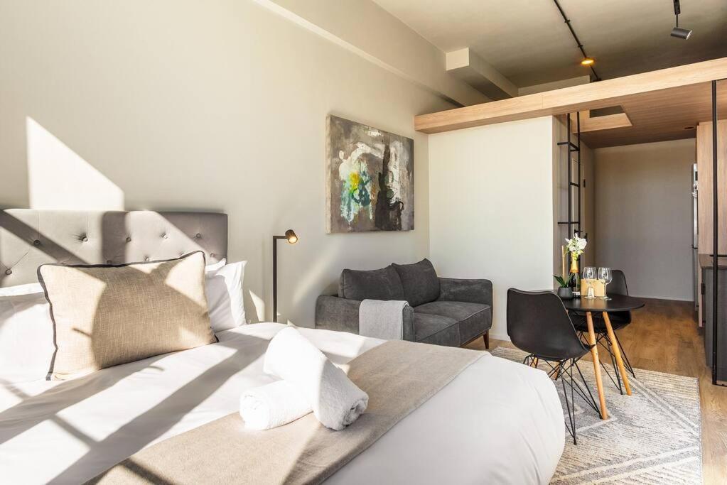 Apartamento Sun Filled Contemporary In The East